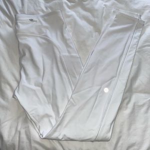WHITE LULULEMON LEGGINGS